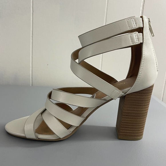American Eagle Outfitters Cream Strappy Block Heel Sandals - Picture 6 of 8